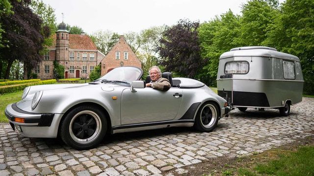 Тягач на мільйон: німець подорожує у фургончику, який везе Porsche 911 Speedster - фото 331434