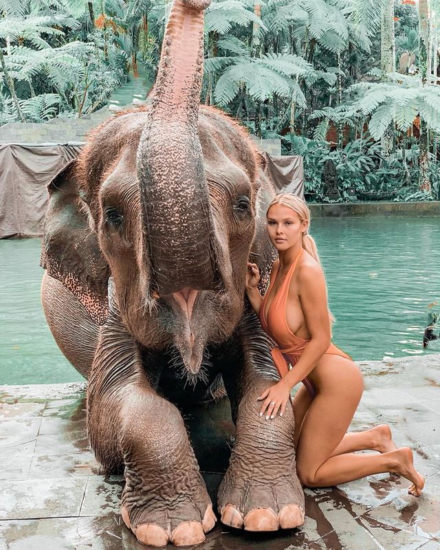 Дівчина тижня: пишногруда Кінсі Воланскі, яка розбурхала фінал Ліги чемпіонів (18+) - фото 331452