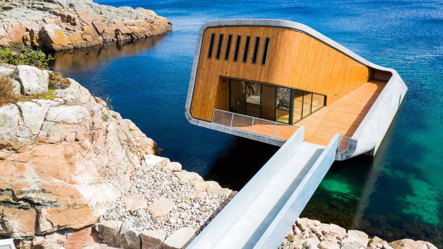 У Норвегії відкрили перший в Європі підводний ресторан