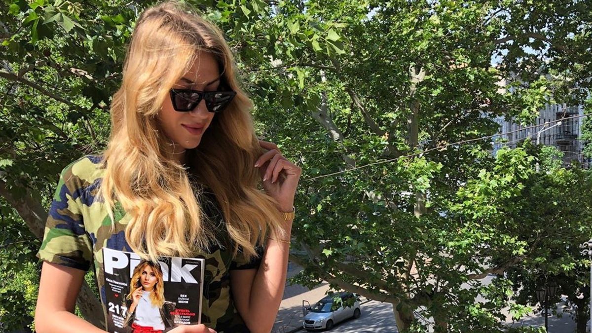 Леся Нікітюк покрасувалася в екстремальному міні: спокусливе фото