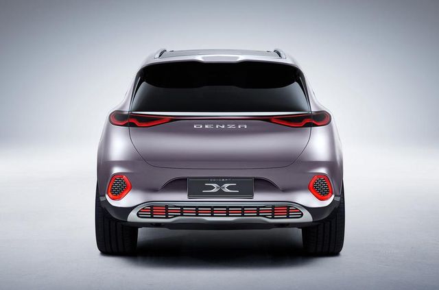 Mercedes-Benz придумав дизайн для нового електричного кросовера - фото 331615