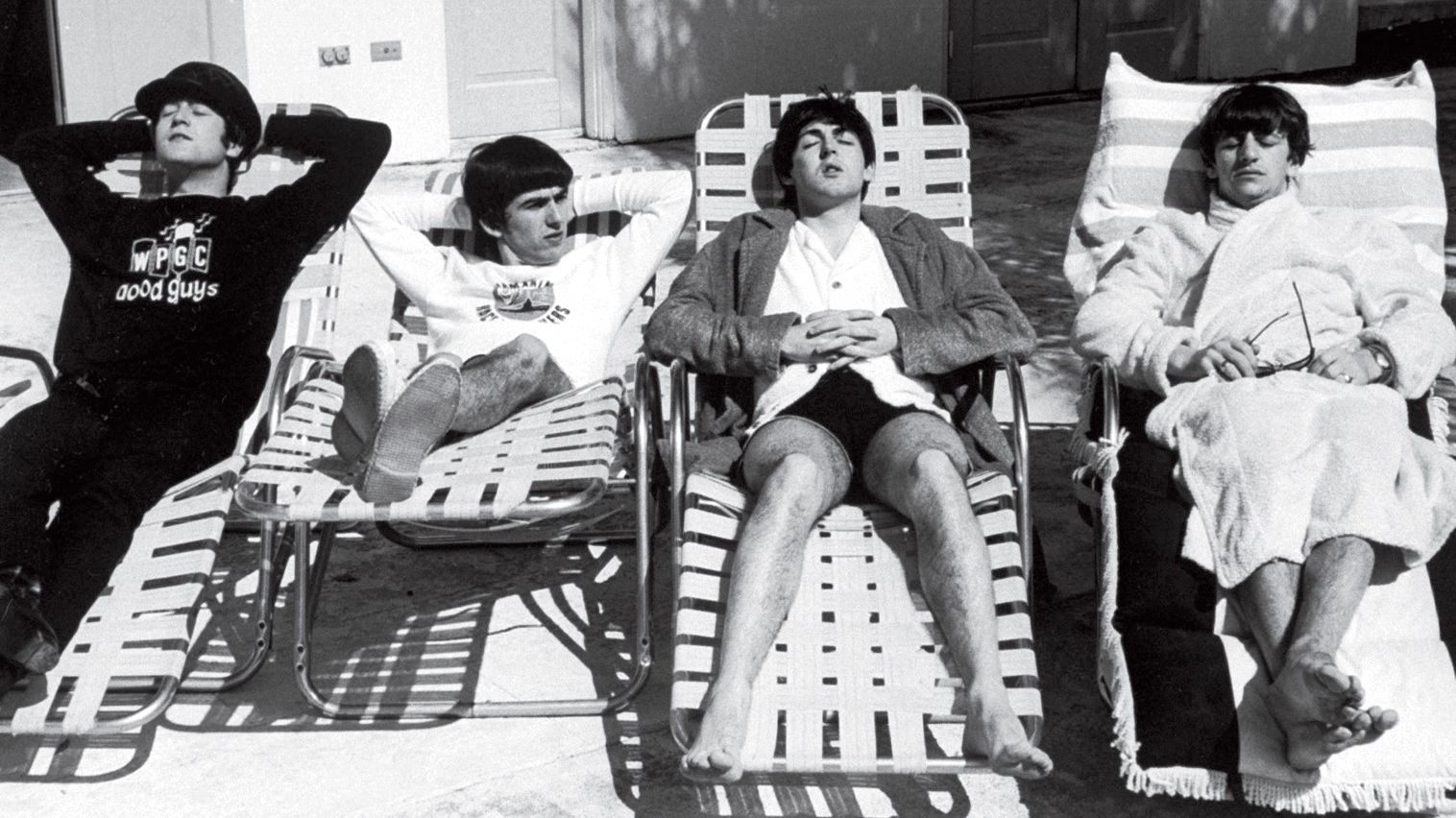 10 рідкісних фото знаменитостей на відпочинку