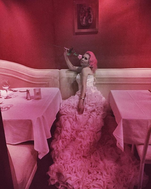 Рожеве життя: американка-барбі підкорює мережу - фото 331835