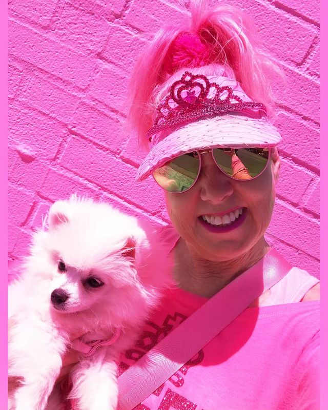 Рожеве життя: американка-барбі підкорює мережу - фото 331846