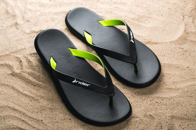 Лікарі назвали найнезручнішє літнє взуття - фото 331954