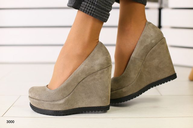 Лікарі назвали найнезручнішє літнє взуття - фото 331955