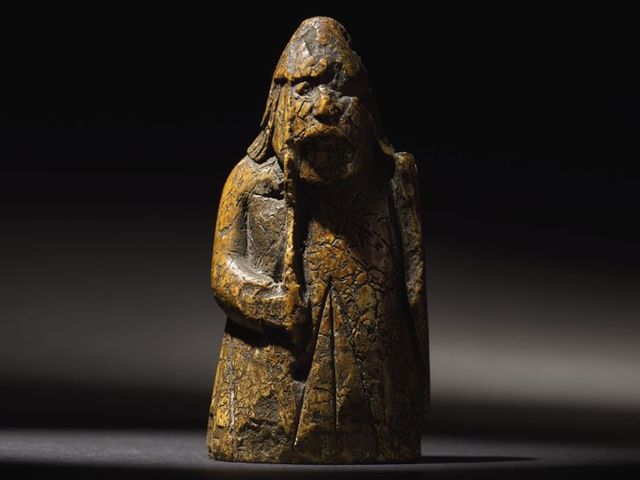 Забута шахова фігура виявилася реліквією, яку оцінили у мільйон фунтів стерлінгів - фото 332099