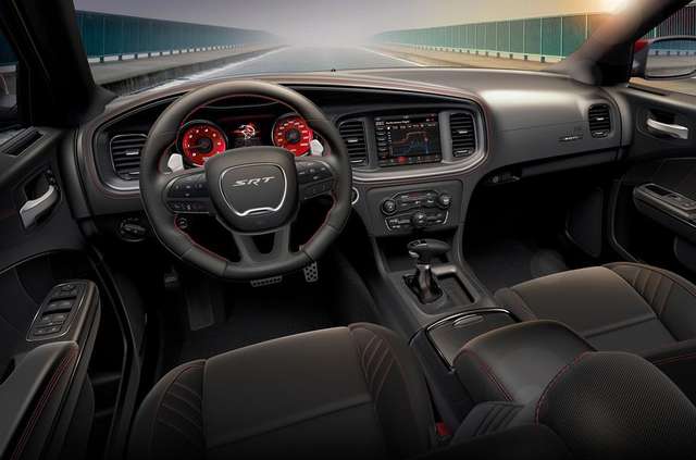 Dodge випустив 'похмуру' версію седана Charger SRT Hellcat - фото 332110