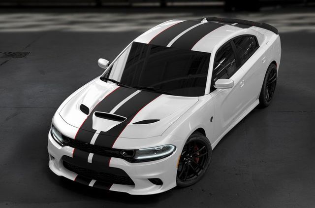 Dodge випустив 'похмуру' версію седана Charger SRT Hellcat - фото 332111