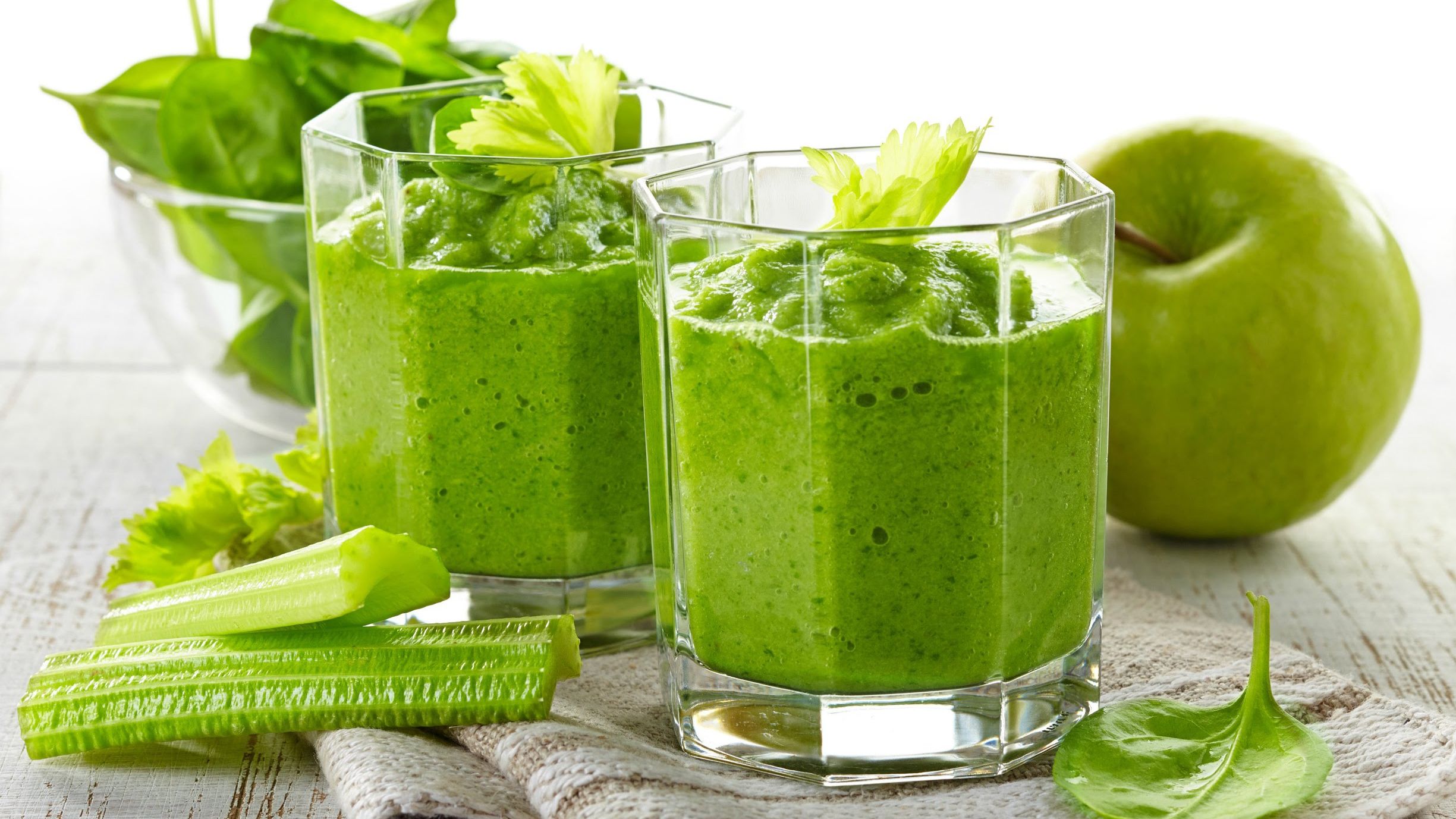 Кефірні коктейлі для швидкого схуднення: рецепти