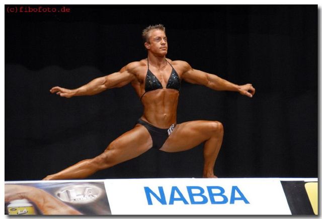 Три жінки-бодібілдерки, яких ми не змогли відрізнити від чоловіків - фото 332461