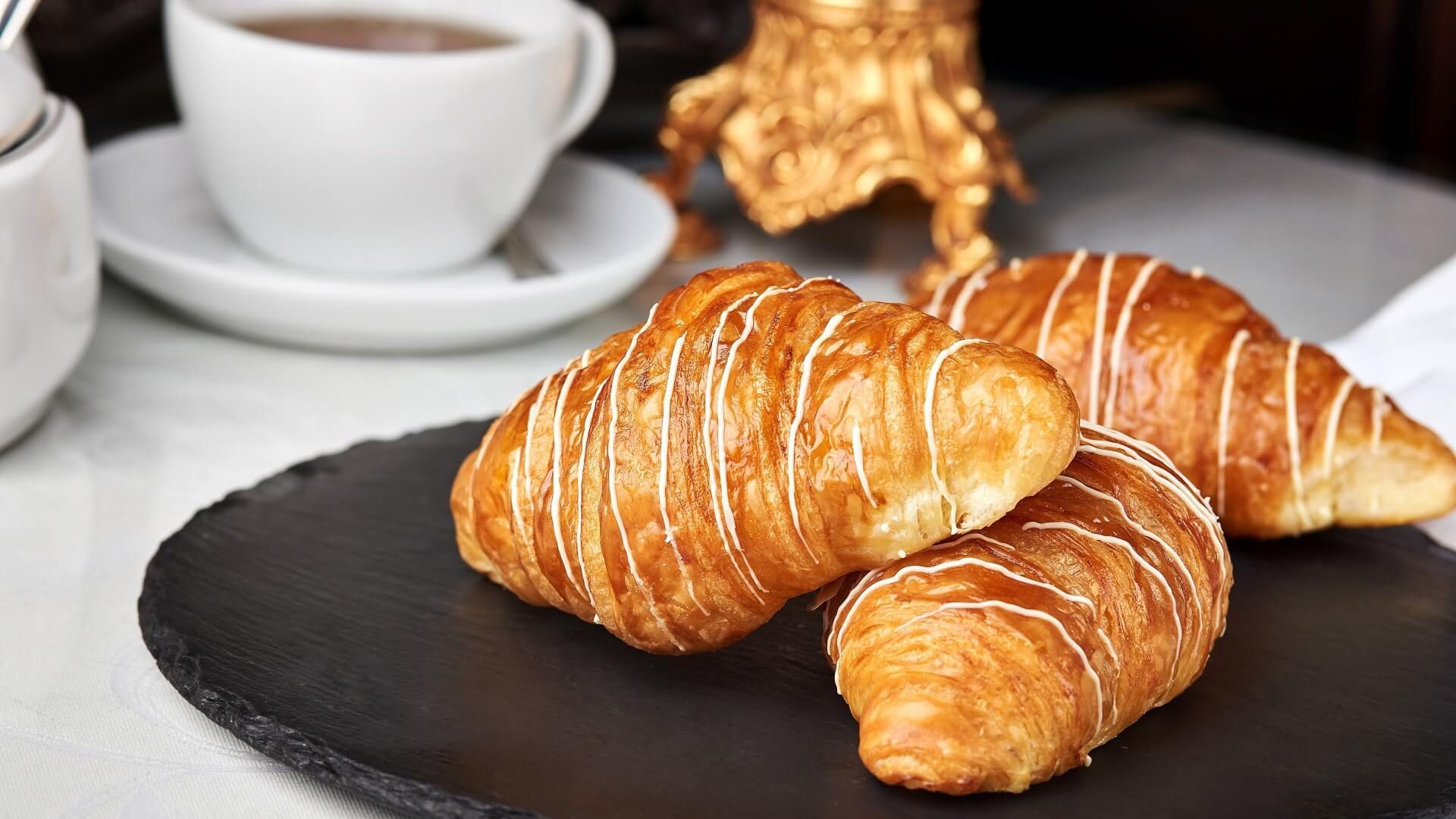 Які переваги сніданку в ліжку