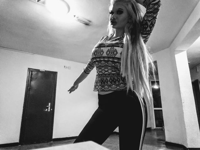 Хотіла стати Барбі: дівчина шокувала мережу своїм зовнішнім виглядом - фото 332949