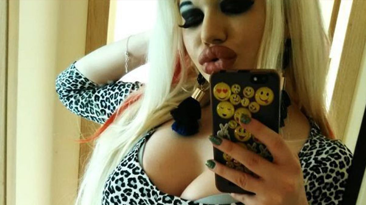 Хотіла стати Барбі: дівчина шокувала мережу своїм зовнішнім виглядом