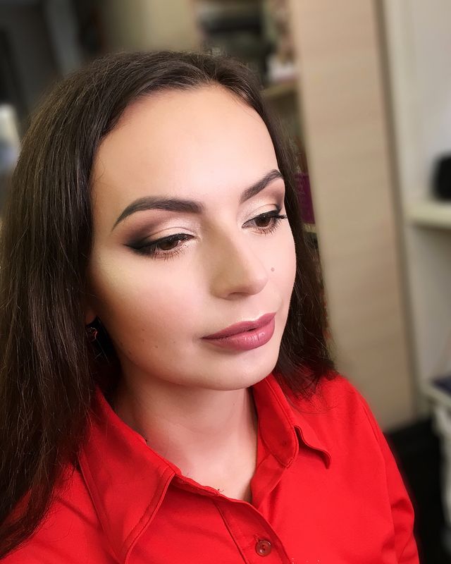 Макіяж на випускний 2019: модні ідеї мейкапу для дівчат у фото - фото 333349