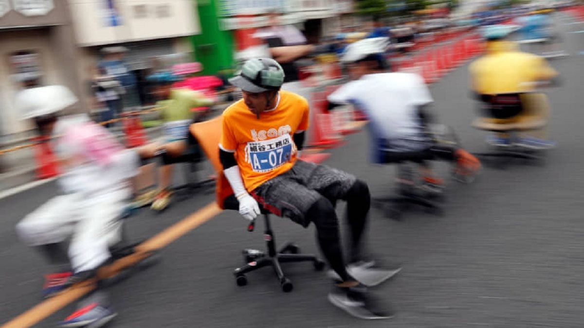 Перегони на стільцях в Японії - фото 1