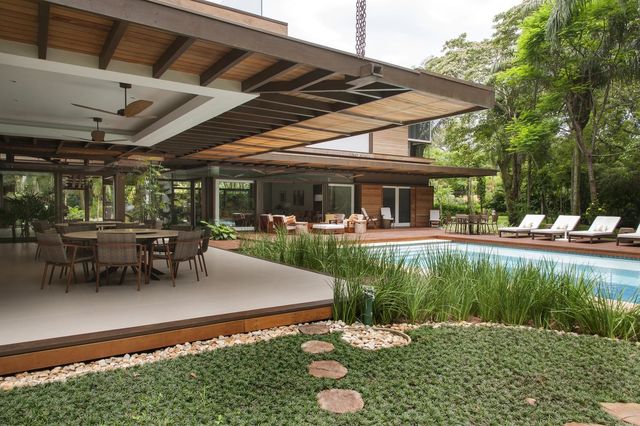 Архітектори створили розкішну тропічну віллу в Бразилії: фото - фото 333468