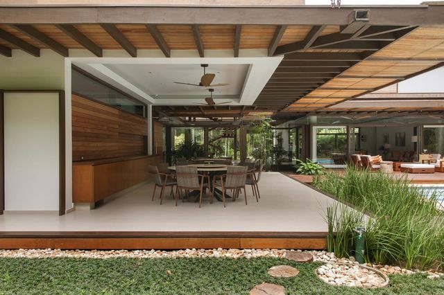 Архітектори створили розкішну тропічну віллу в Бразилії: фото - фото 333483