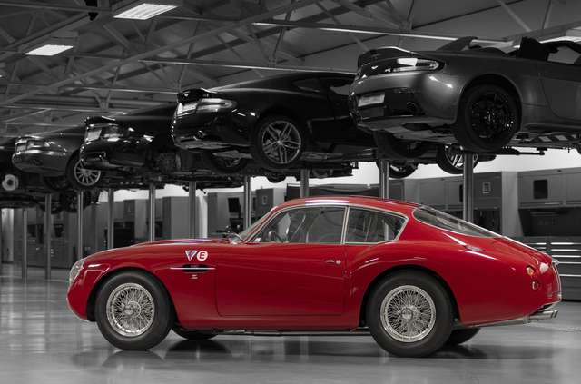 Aston Martin показав свій найдорожчий автомобіль - фото 333489