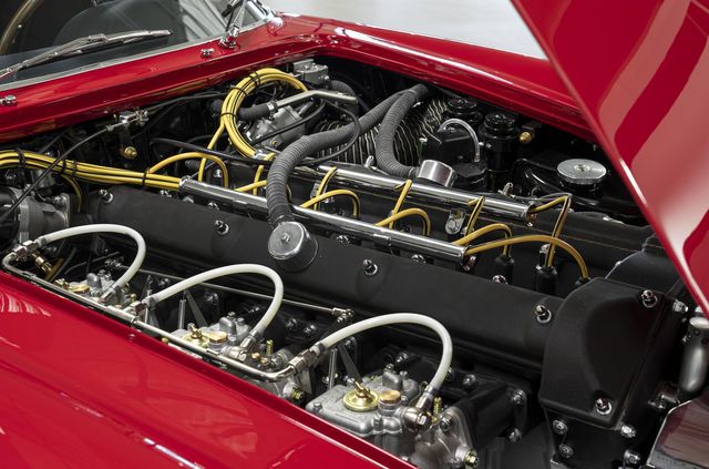 Aston Martin показав свій найдорожчий автомобіль - фото 333492