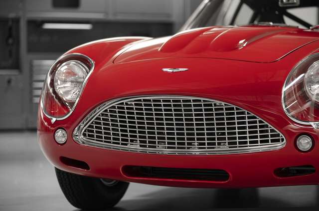 Aston Martin показав свій найдорожчий автомобіль - фото 333494
