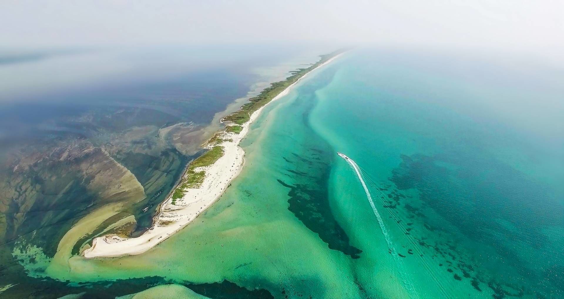 Українські Мальдіви: яскраві фото острова Джарилгач