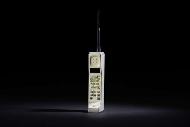 Motorola DynaTAC 8000X не був надто компактним - фото 333919