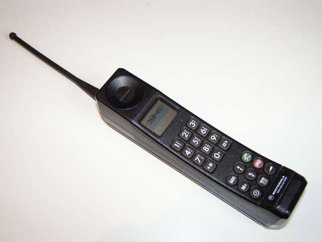 Motorola International 3200 показали у 1992 році - фото 333922