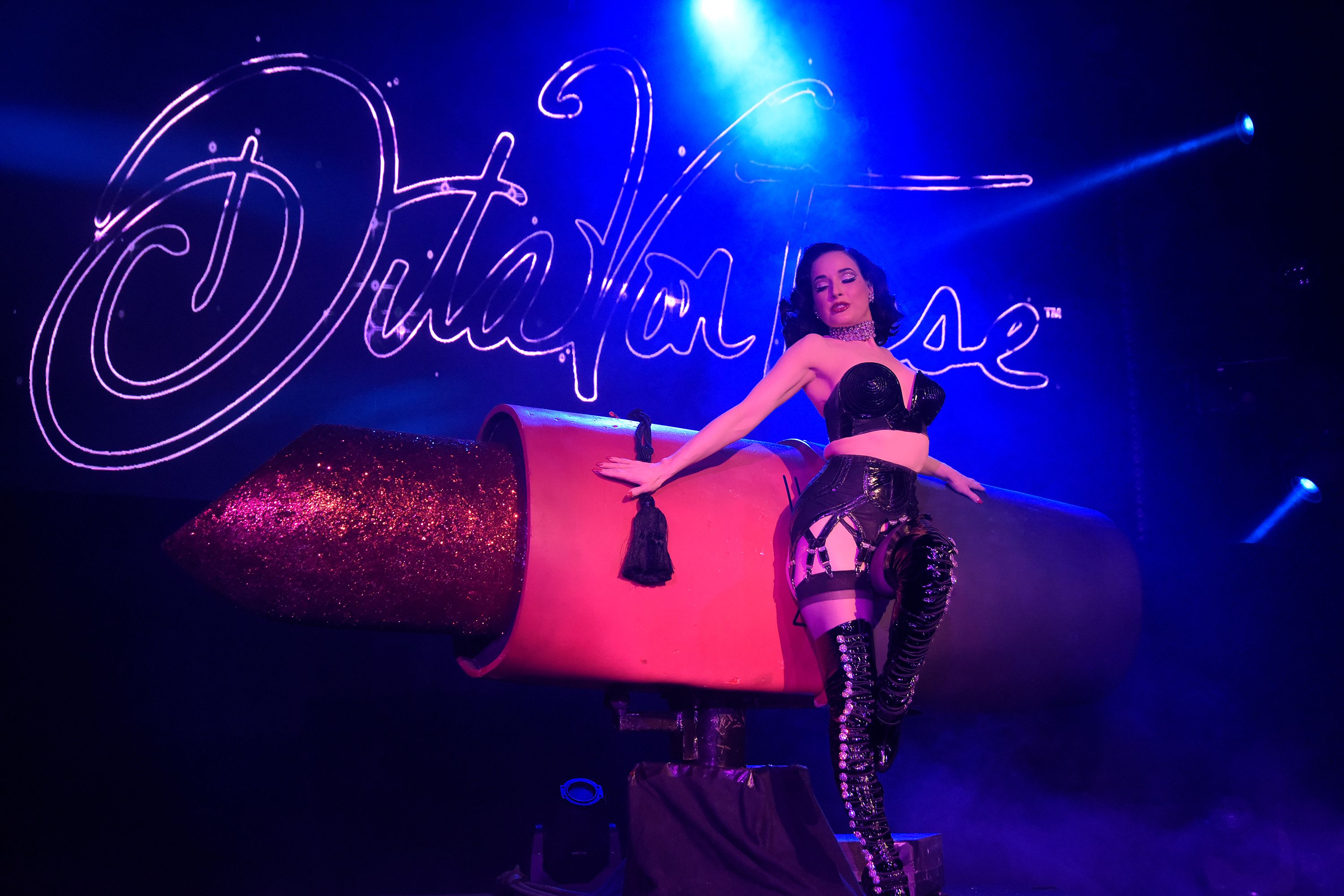 Діта фон Тіз не перестає спокушати - фото 1