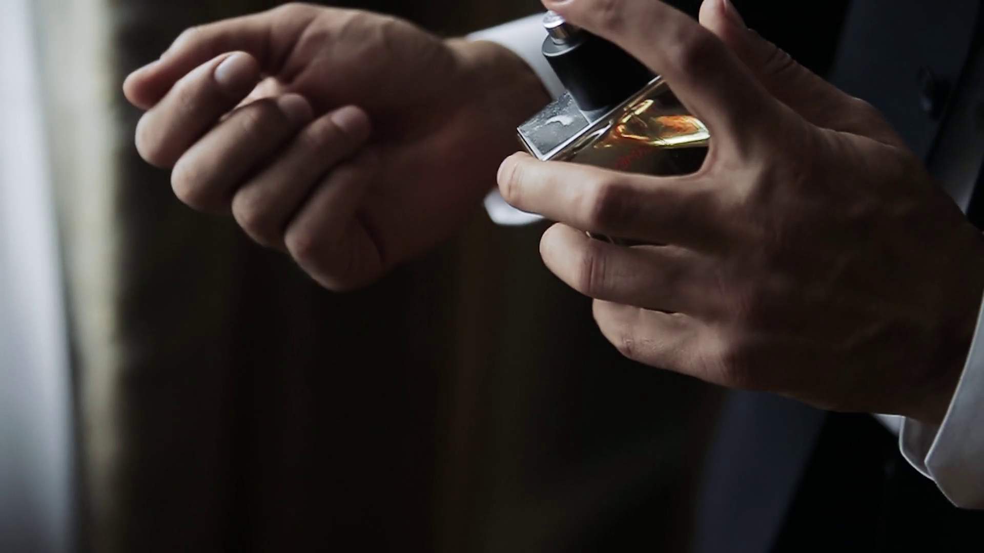 Як користуватися парфумами влітку: прості поради