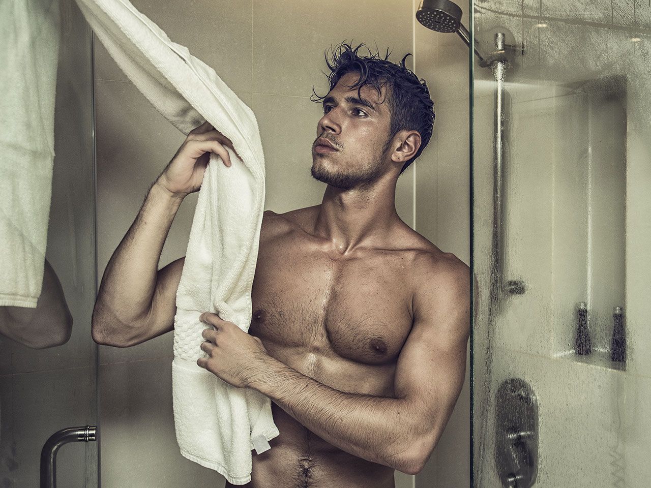 Медики розповіли, чому влітку приймати холодний душ – не найкраща ідея