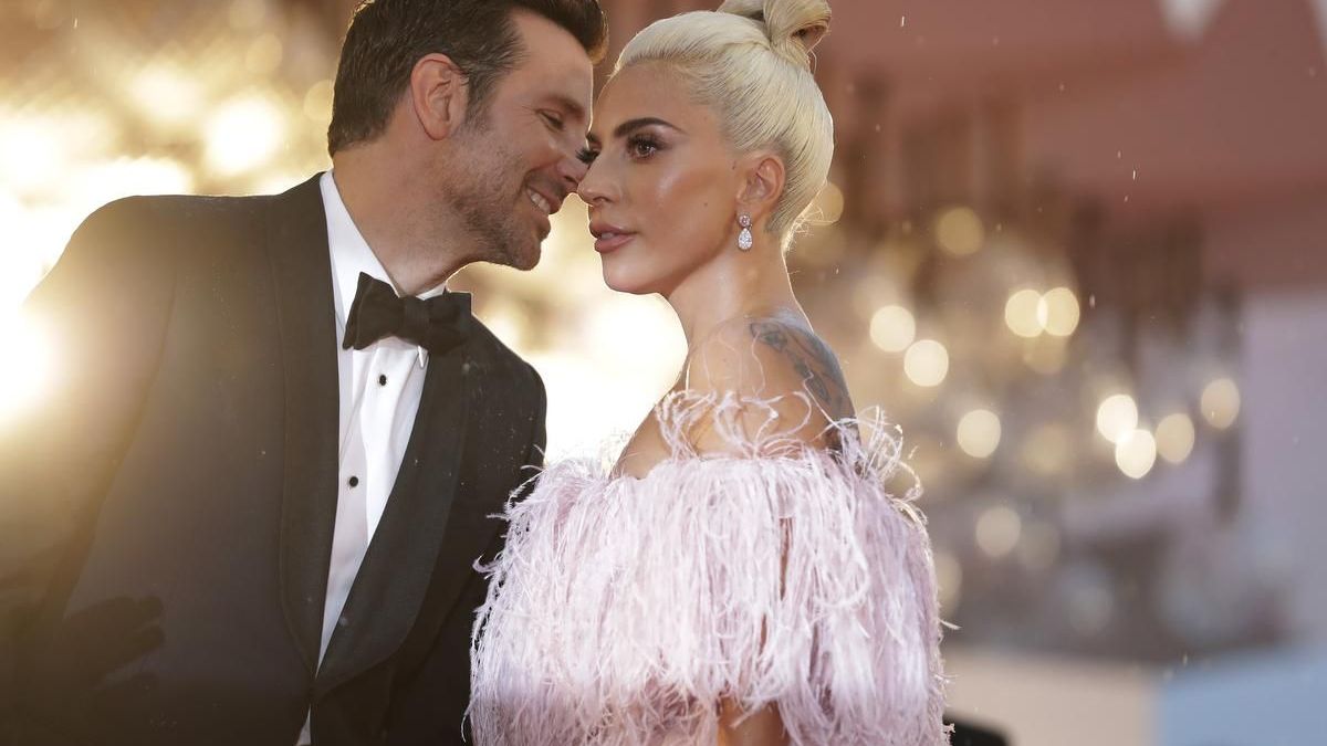 Леді Гага розповіла правду про роман з Бредлі Купером