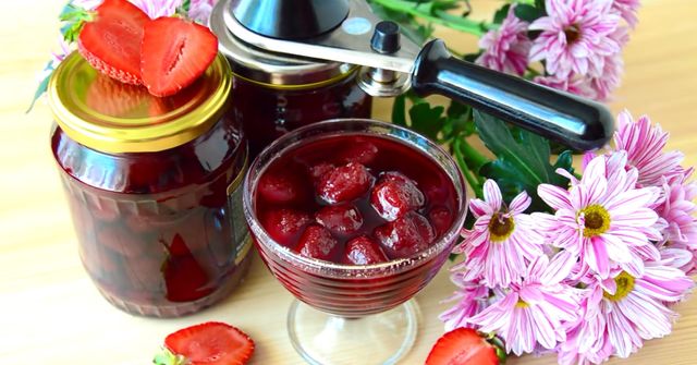 Варення з полуниці на зиму з цілими ягодами - фото 334438