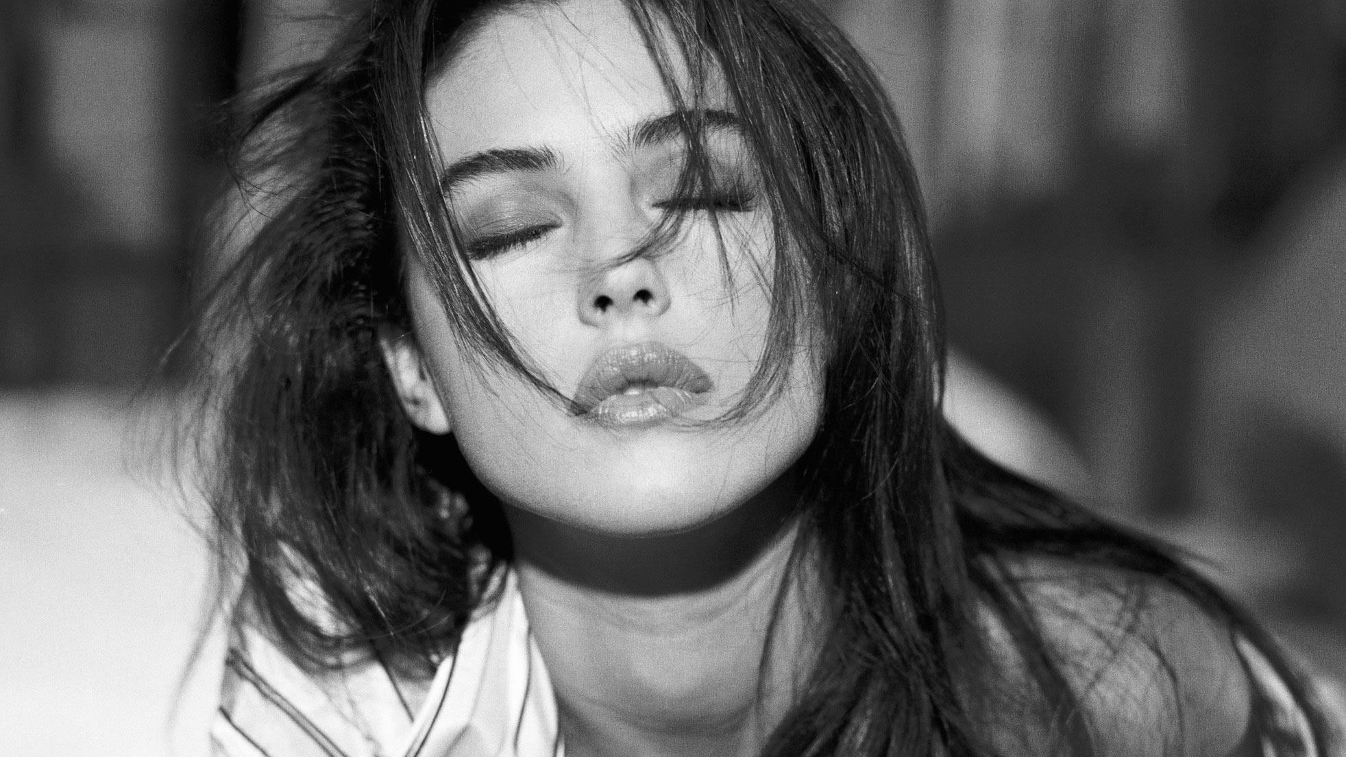 Звабливу Моніку Белуччі сфотографували на червоній доріжці