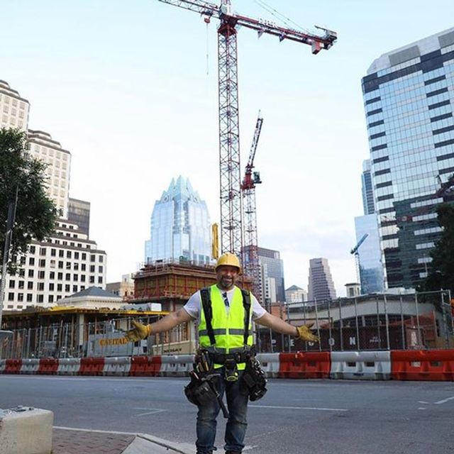 Звичайний будівельник із США підірвав мережу - фото 334508