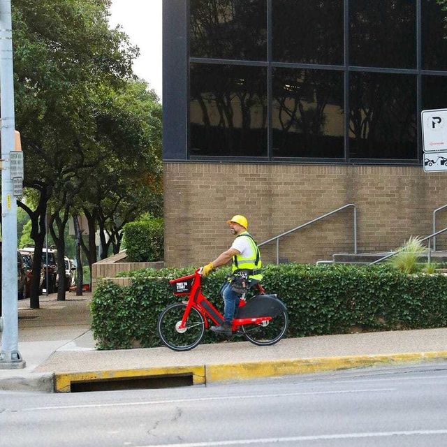 Звичайний будівельник із США підірвав мережу - фото 334510