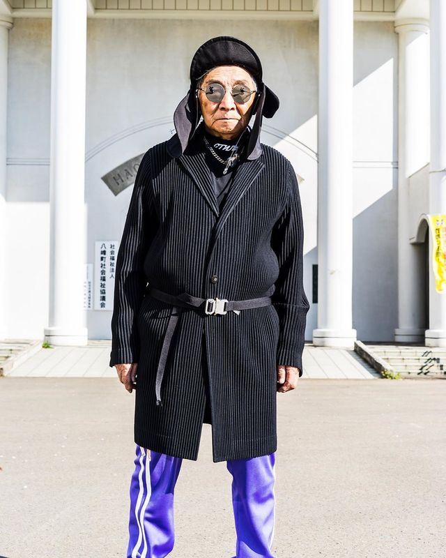 Модний та ефектний 84-річний пенсіонер з Японії підкорив мережу: яскраві фото - фото 334635