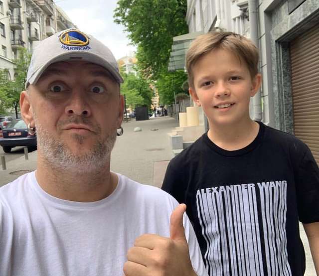 День батька: українські зіркові татусі показали теплі знімки з дітьми - фото 334694