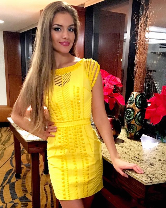 Дівчина тижня: спокуслива Олександра Кучеренко, яка підкорила серце Комарова - фото 334725