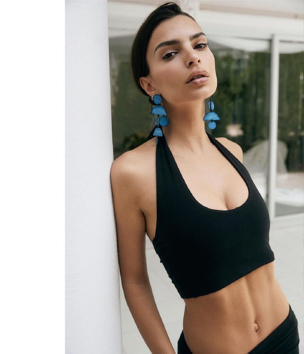 Дуже спекотно: Емілі Ратажковскі в екстремальному бікіні (18+)