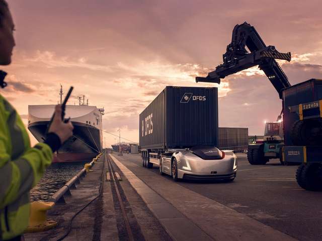 Безпілотні вантажівки Volvo почали перевозити вантажі - фото 334941