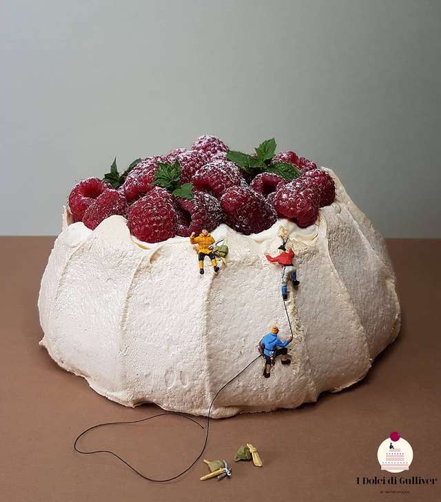 Кондитер перетворює десерти в мініатюрні світи: смачні знімки - фото 334964