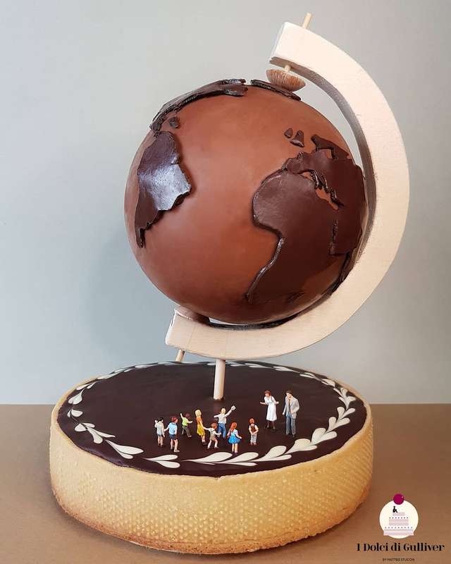 Кондитер перетворює десерти в мініатюрні світи: смачні знімки - фото 334972