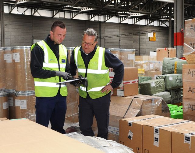 Якщо сума посилки перевищує 100 євро – потрібно буде платити податки - фото 335559