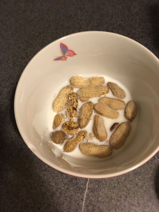 Користувачі діляться в мережі знімками 'найогидніших' перекусів - фото 335603