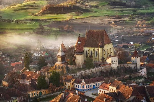 Інша Румунія у захопливих фото, які приковують погляд - фото 336093