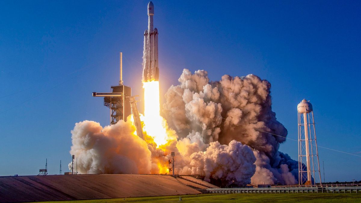 SpaceX відправить у космос прах людей - фото 1