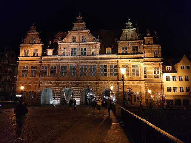 Вікенд у Гданську та Стокгольмі: як відпочити на морі та заплатити 3000 гривень штрафу - фото 336245