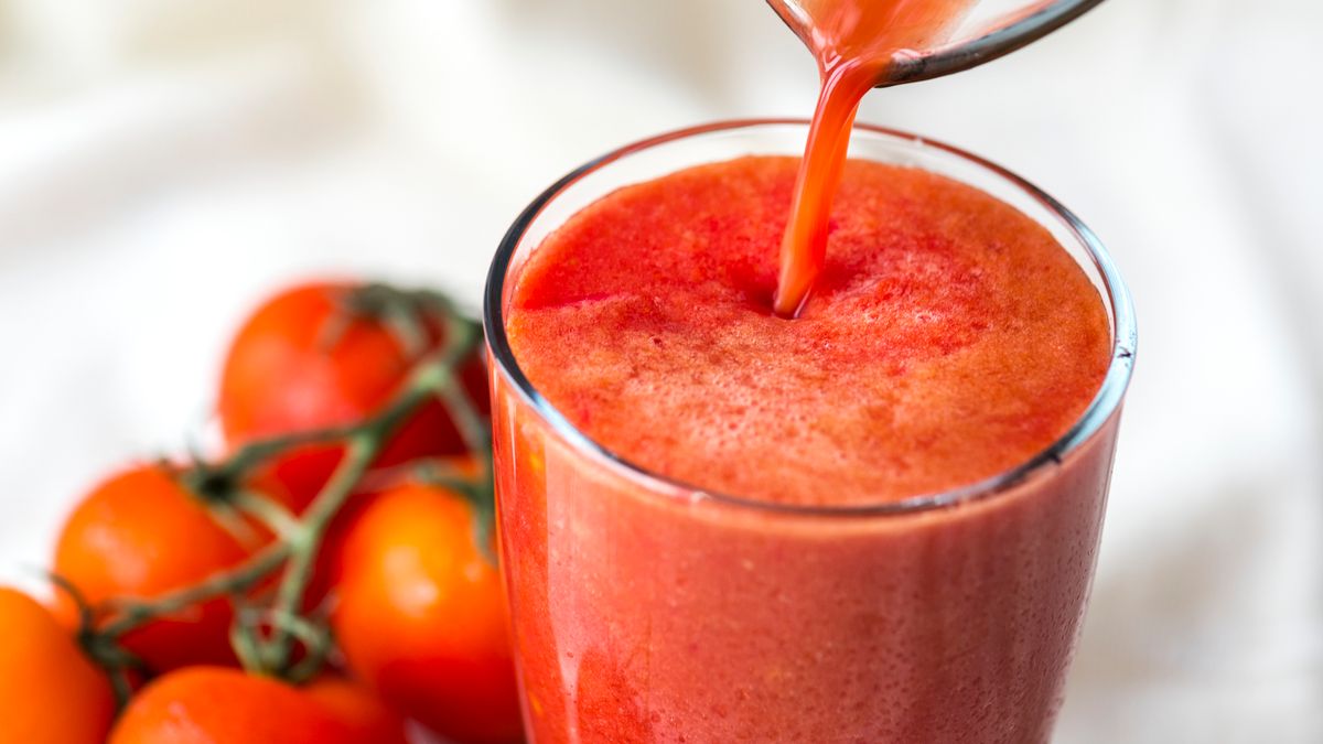 Чому потрібно пити томатний сік - фото 1