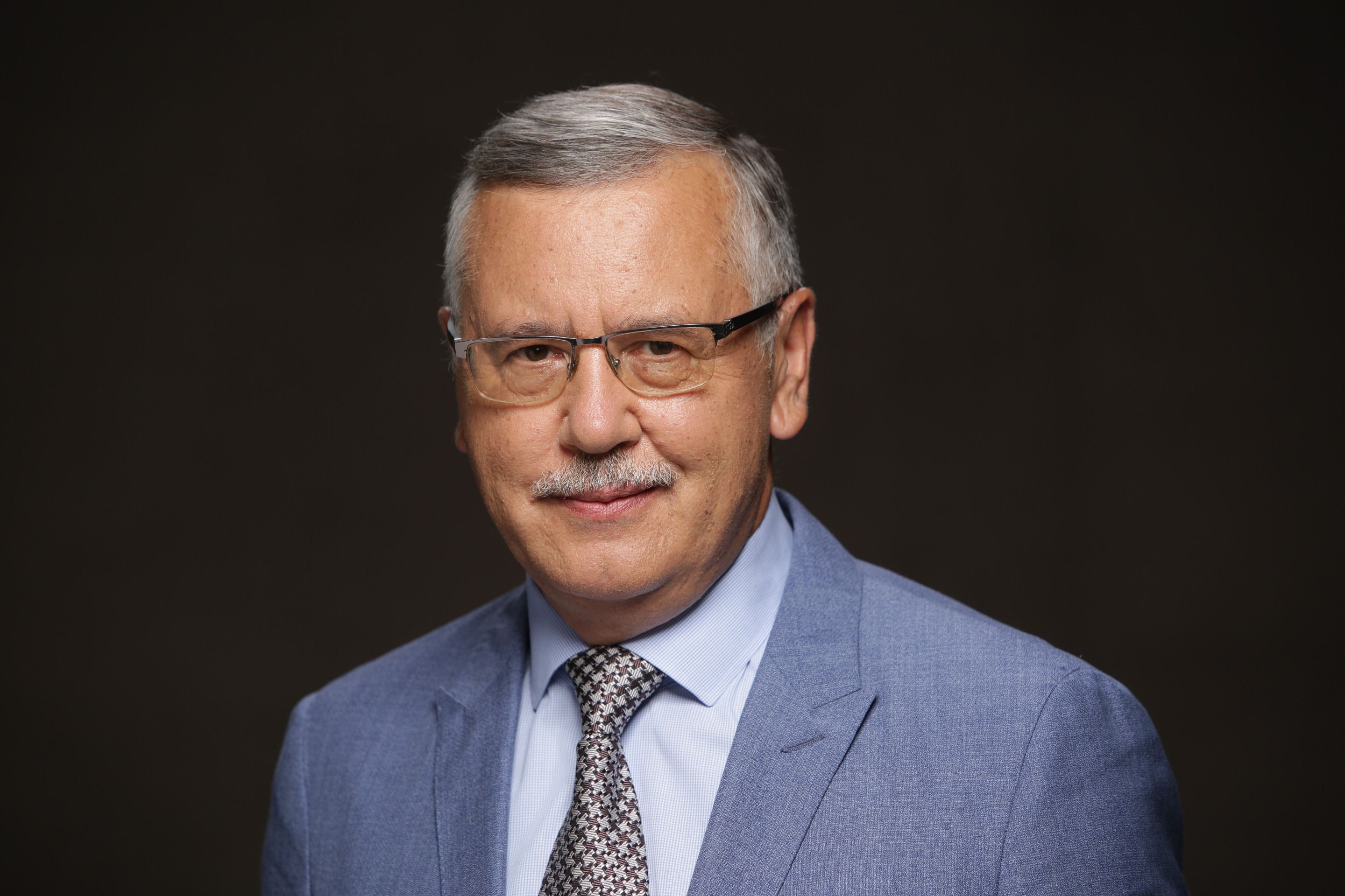 Зеленський і Путін грають у шахи: нова реклама Гриценка розбурхала мережу